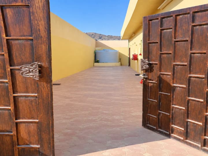 For Annual Rent Labour Accommodation Complex – 24 Rooms + 20 Bathrooms + 4 Kitchens – Dibba Industrial Area, Dibba Al-Fujairah
